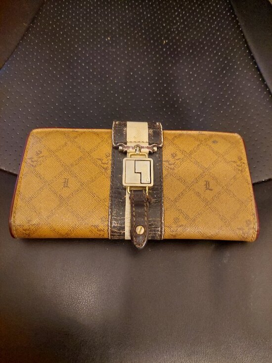 L.A.M.B. Handbags - Vintage Gwen Stefani L.A.M.B. Saddle Leather Wallet